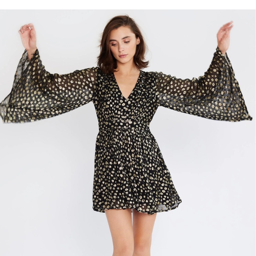 NEW WITH TAGS MILLE GOLDIE DRESS IN HOLD DUST SIZE SMALL